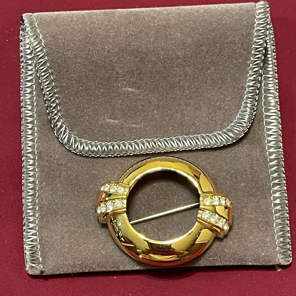 Avon Vintage Rhinestone Circle Brooch